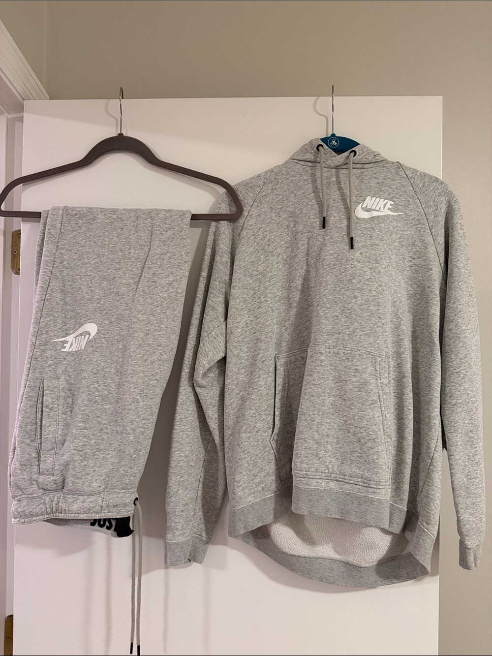 Nike Light Gray Pullover Hoodie and Joggers Set
